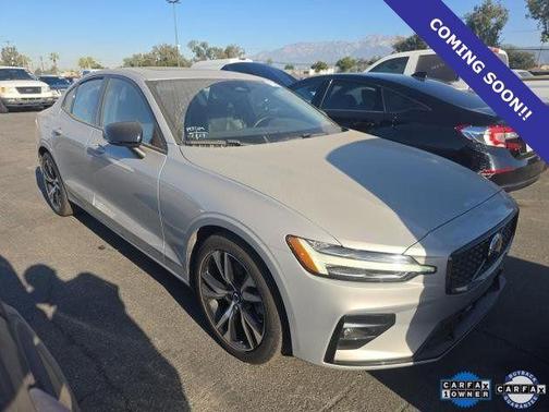 2024 Volvo S60 B5 Core Dark Theme