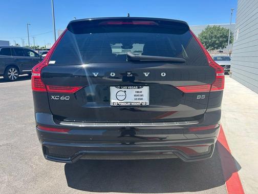 Onyx Black Metallic 2023 Volvo XC60 B5 Ultimate Dark Theme