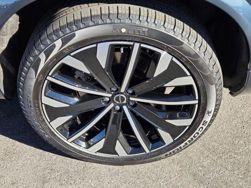 Denim Blue Metallic 2026 Volvo XC90 B6 Plus 7-Seater