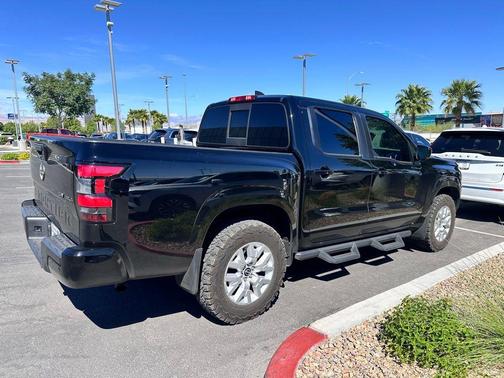 Black 2022 Nissan Frontier SV