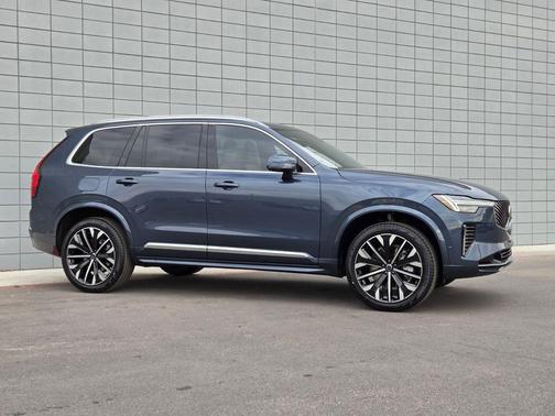 2026 Volvo XC90 B6 Plus 7-Seater