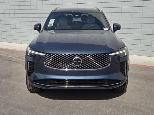 Denim Blue Metallic 2026 Volvo XC90 B6 Plus 7-Seater