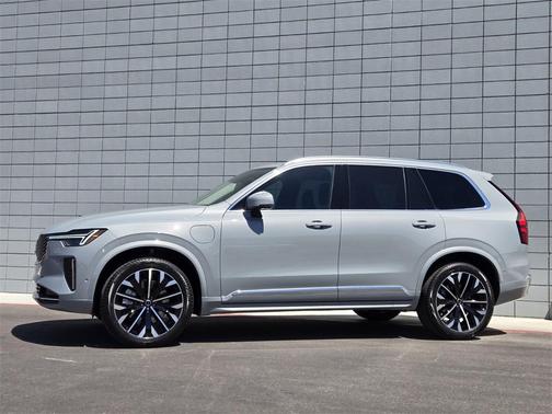 2025 Volvo XC90 Plug-In Hybrid T8 Plus 6-Seater