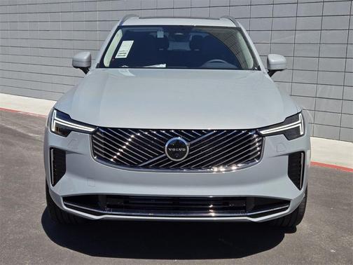 2025 Volvo XC90 Plug-In Hybrid T8 Plus 6-Seater