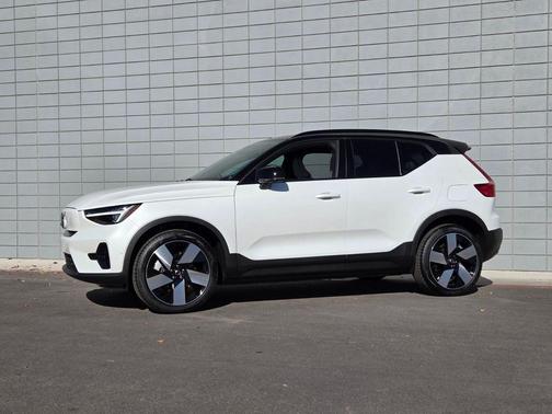 2026 Volvo EX40 Single Motor Extended Range Plus