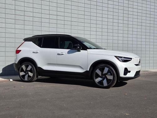 2026 Volvo EX40 Single Motor Extended Range Plus