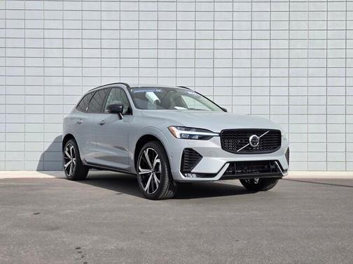 2024 Volvo XC60 B5 Ultimate Dark Theme
