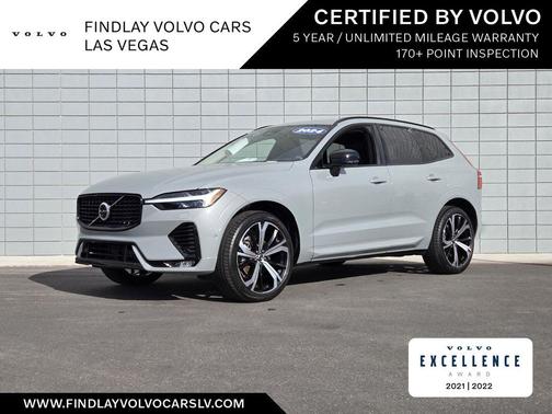 2024 Volvo XC60 B5 Ultimate Dark Theme