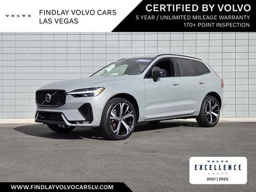 2024 Volvo XC60 B5 Ultimate Dark Theme