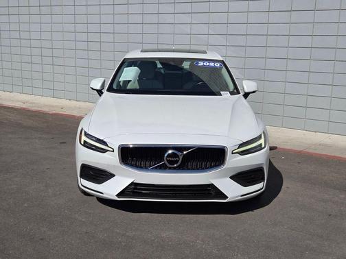 2020 Volvo S60 T5 Momentum