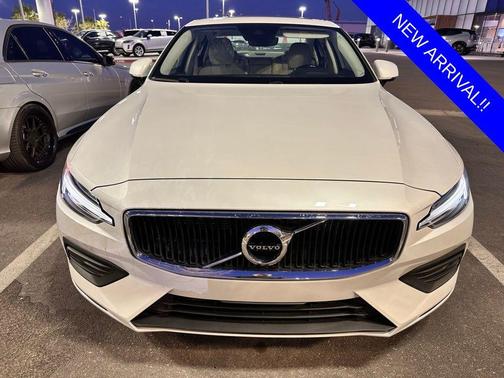 2020 Volvo S60 T5 Momentum