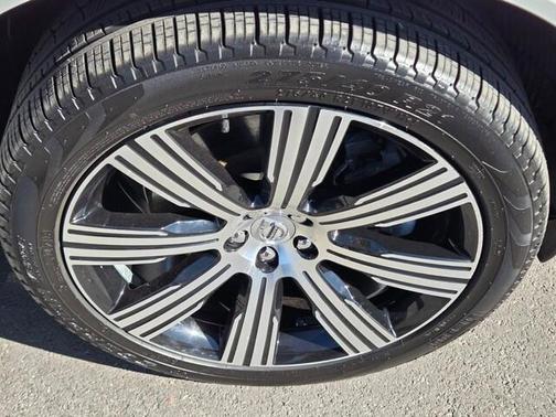 2021 Volvo XC90 Recharge Plug-In Hybrid T8 Inscription 7 Passenger