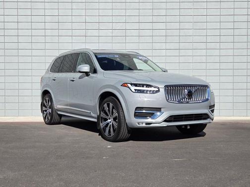 2024 Volvo XC90 B5 Plus Bright Theme