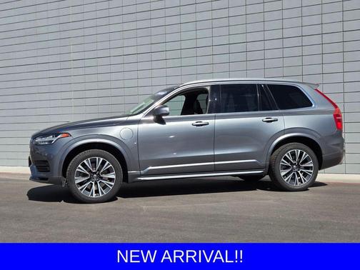2020 Volvo XC90 Hybrid T8 Momentum 6 Passenger