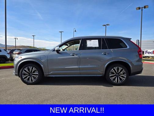 2020 Volvo XC90 Hybrid T8 Momentum 6 Passenger