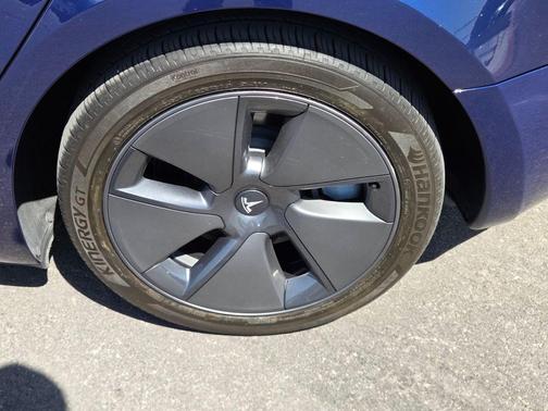 Deep Blue Metallic 2023 Tesla Model 3 Base