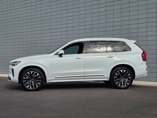 2026 Volvo XC90 Plug-In Hybrid T8 Plus 6-Seater