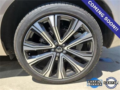 2023 Volvo XC60 B5 Ultimate Bright Theme