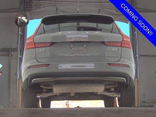 2025 Volvo V60 Cross Country B5 Plus