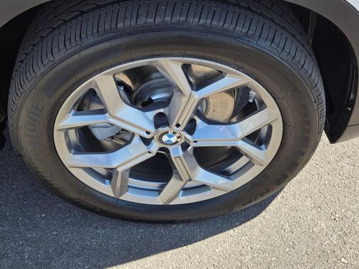 Alpine White 2025 BMW X4 xDrive30i