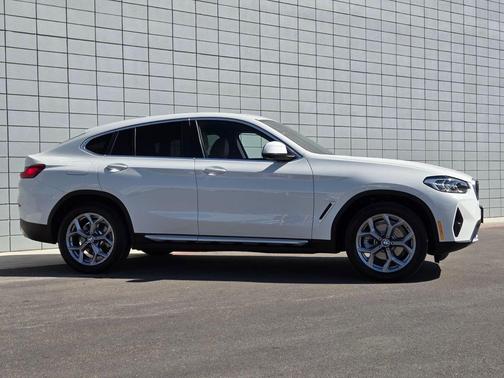 Alpine White 2025 BMW X4 xDrive30i