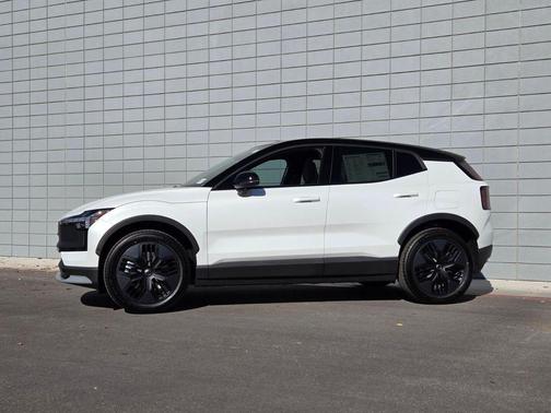 Crystal White 2026 Volvo EX30 TWIN MOTOR CROSS COUNTRY ULTRA