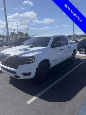 Bright White Clearcoat 2023 RAM 1500 Limited