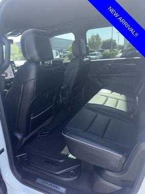 Bright White Clearcoat 2023 RAM 1500 Limited
