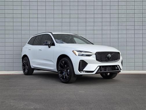 2026 Volvo XC60 B5 Ultra Black Edition