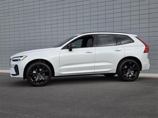 2026 Volvo XC60 B5 Ultra Black Edition