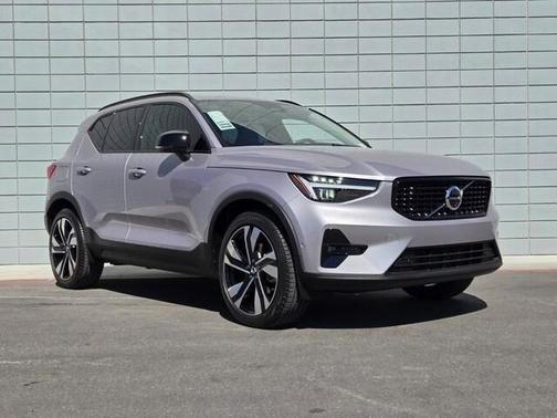Aurora Blue 2026 Volvo XC40 B5 Ultra