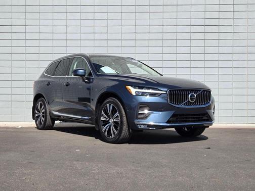 2023 Volvo XC60 B5 Plus Bright Theme