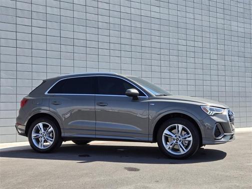 2022 Audi Q3 45 S line Premium