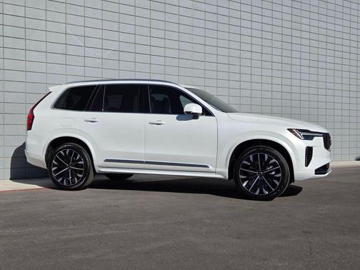 2026 Volvo XC90 B6 Plus 7-Seater