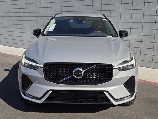 2025 Volvo XC60 B5 Core