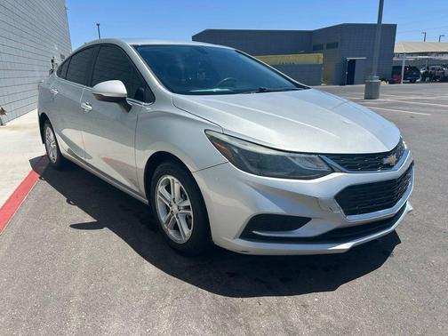 Silver Ice Metallic 2017 Chevrolet Cruze LT