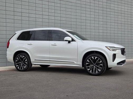 2026 Volvo XC90 B5 Plus 7-Seater