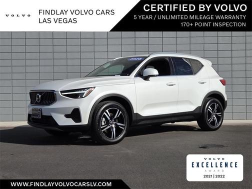 2025 Volvo XC40 B5 Core Bright Theme
