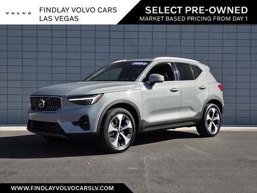 Metallic 2024 Volvo XC40 B5 Plus Bright Theme