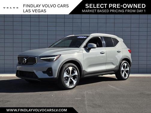 Metallic 2024 Volvo XC40 B5 Plus Bright Theme