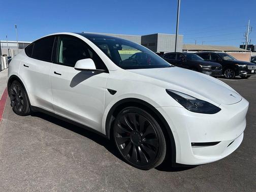 Pearl White Multi 2022 Tesla Model Y Performance
