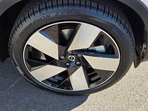 2024 Volvo XC40 Recharge Pure Electric Twin Ultimate