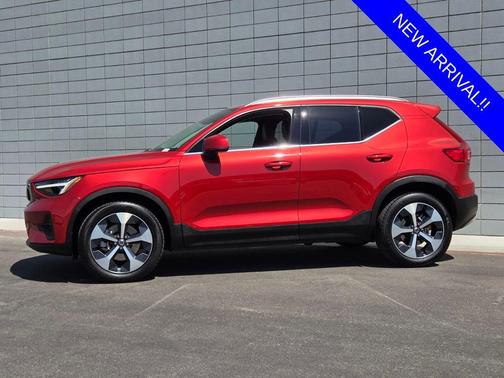 Fusion Red Metallic 2025 Volvo XC40 B5 Plus Bright Theme