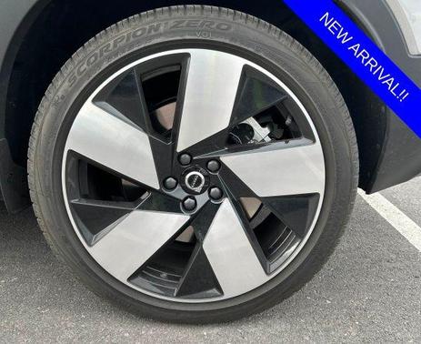 2024 Volvo XC40 Recharge Pure Electric Twin Plus