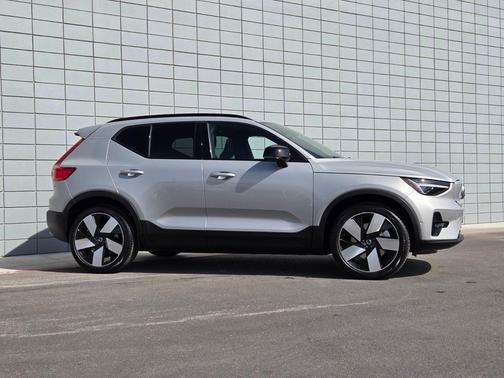 2024 Volvo XC40 Recharge Pure Electric Twin Plus