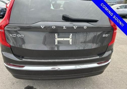 2023 Volvo XC90 B5 Plus