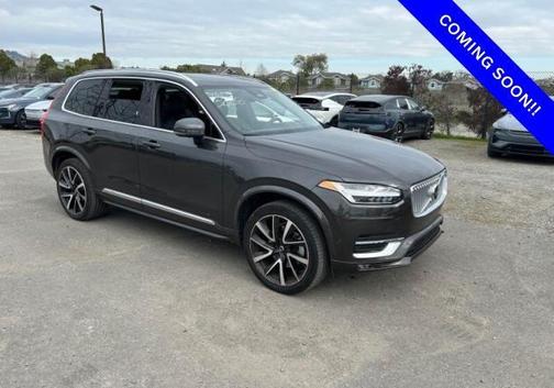 2023 Volvo XC90 B5 Plus