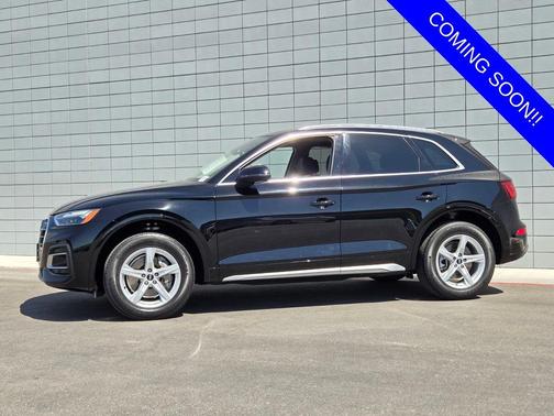 Brilliant Black 2023 Audi Q5 40 Premium