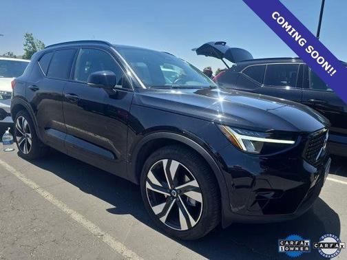 2025 Volvo XC40 B5 Plus Dark Theme