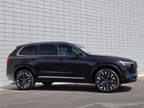 2025 Volvo XC90 B5 Plus 7-Seater